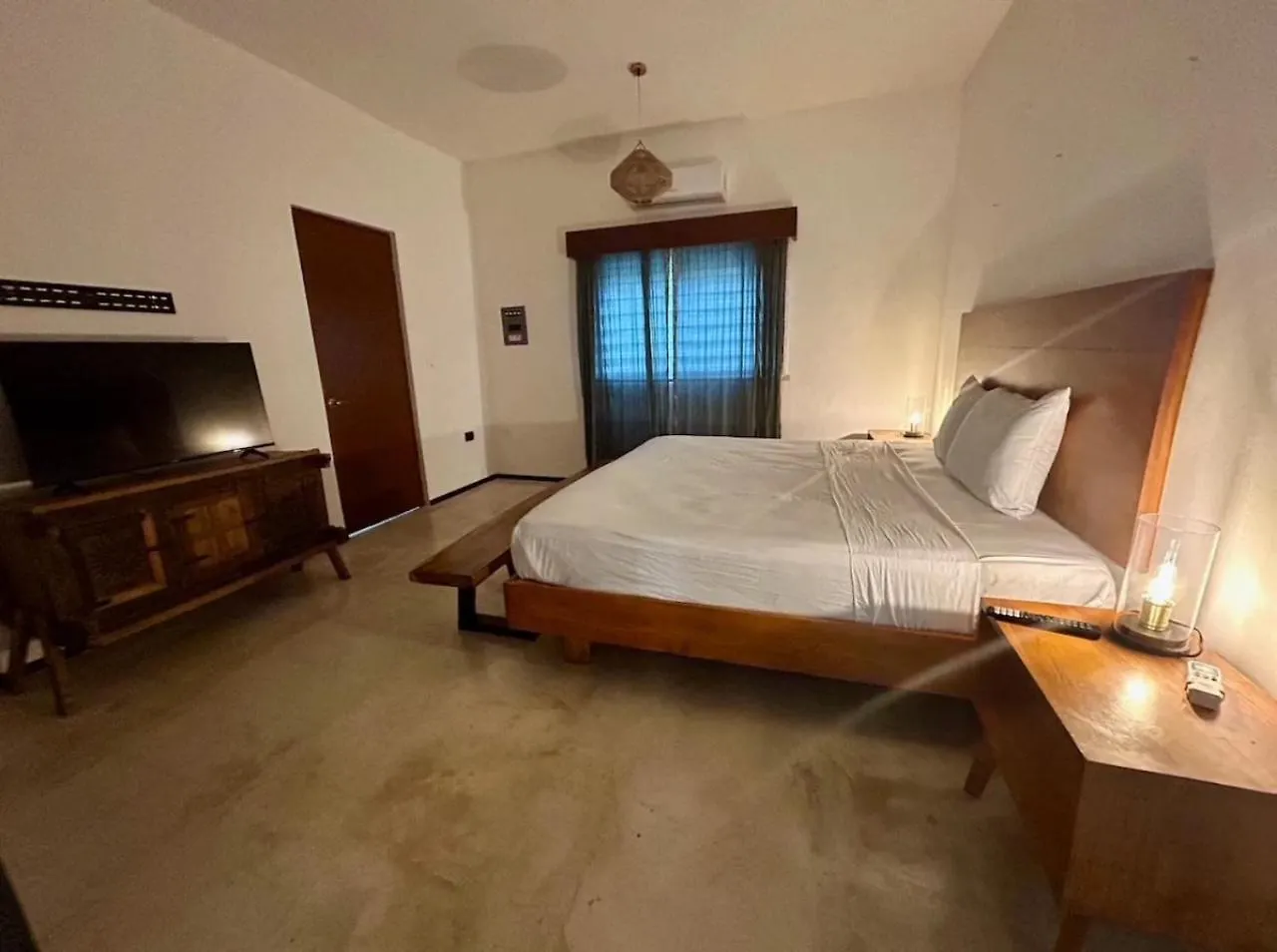 신데 델 카르멘 Private 3 Floors Building 아파트